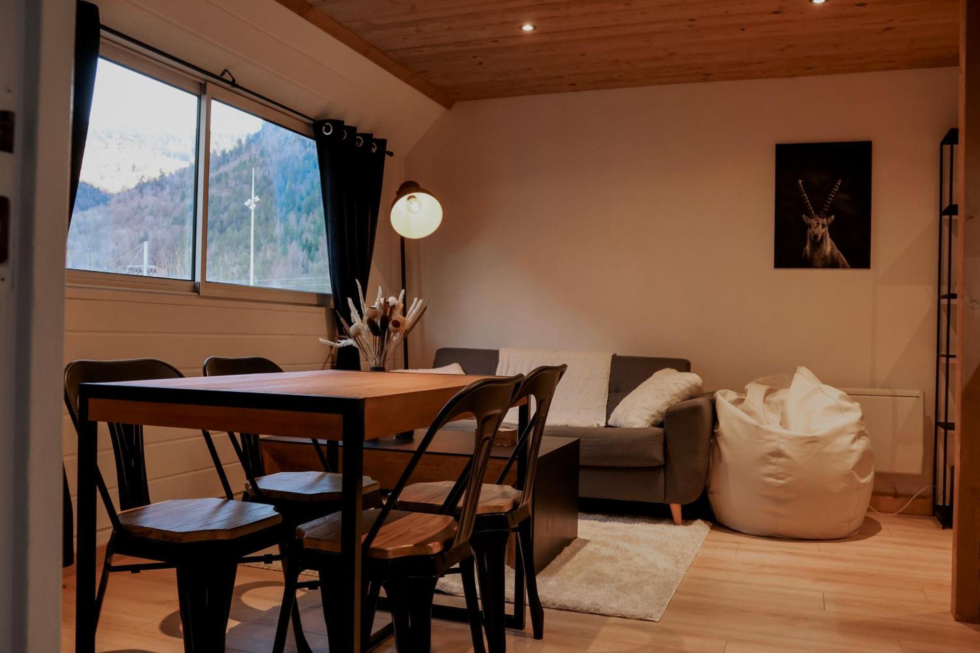 Apartament Ambiance Montagne, A Deux Pas De La Gare Cluses Zewnętrze zdjęcie